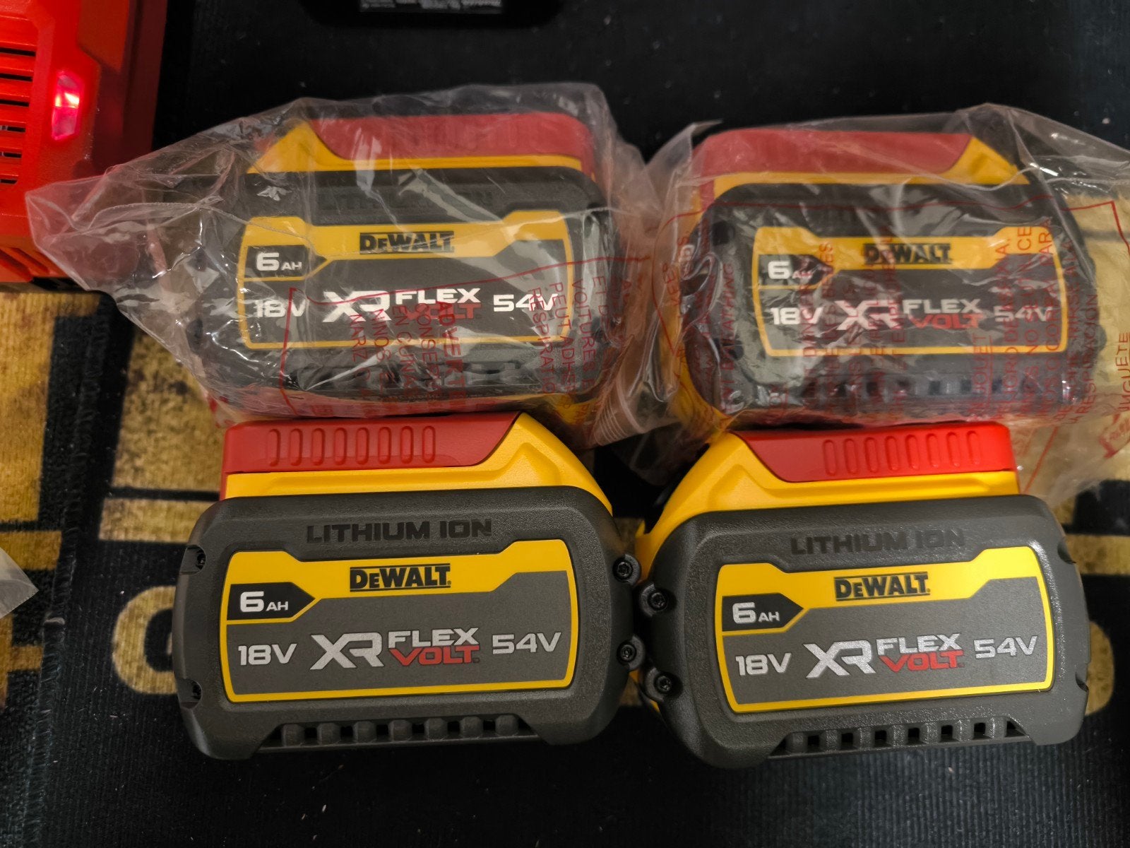 4x Nieuwe DeWalt 18V/54V XR 6.0Ah Accu's enkel dit weekend, Ophalen
