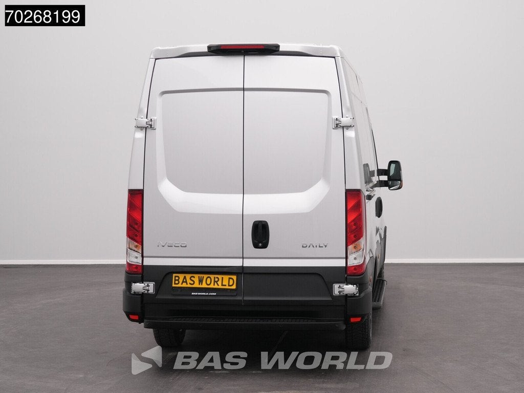 Iveco Daily 35S21 BPM VRIJ! Automaat Black Edition 2025 mode, Auto's, Automaat, Stof, Euro 6, 4 cilinders