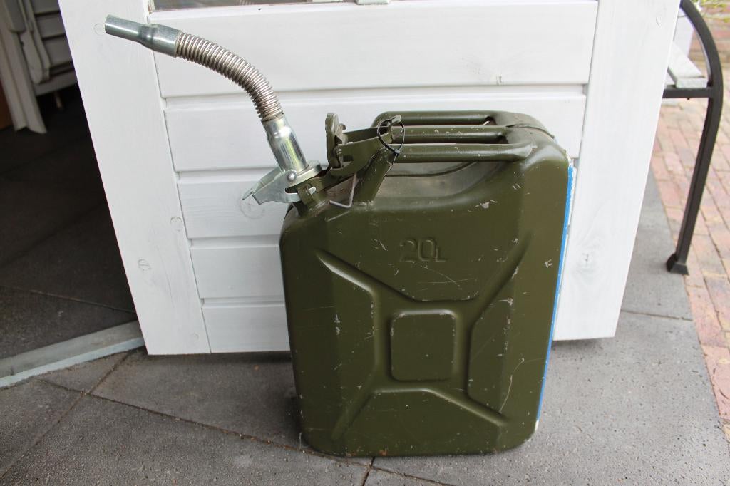 Jerrycan 20 liter, Ophalen