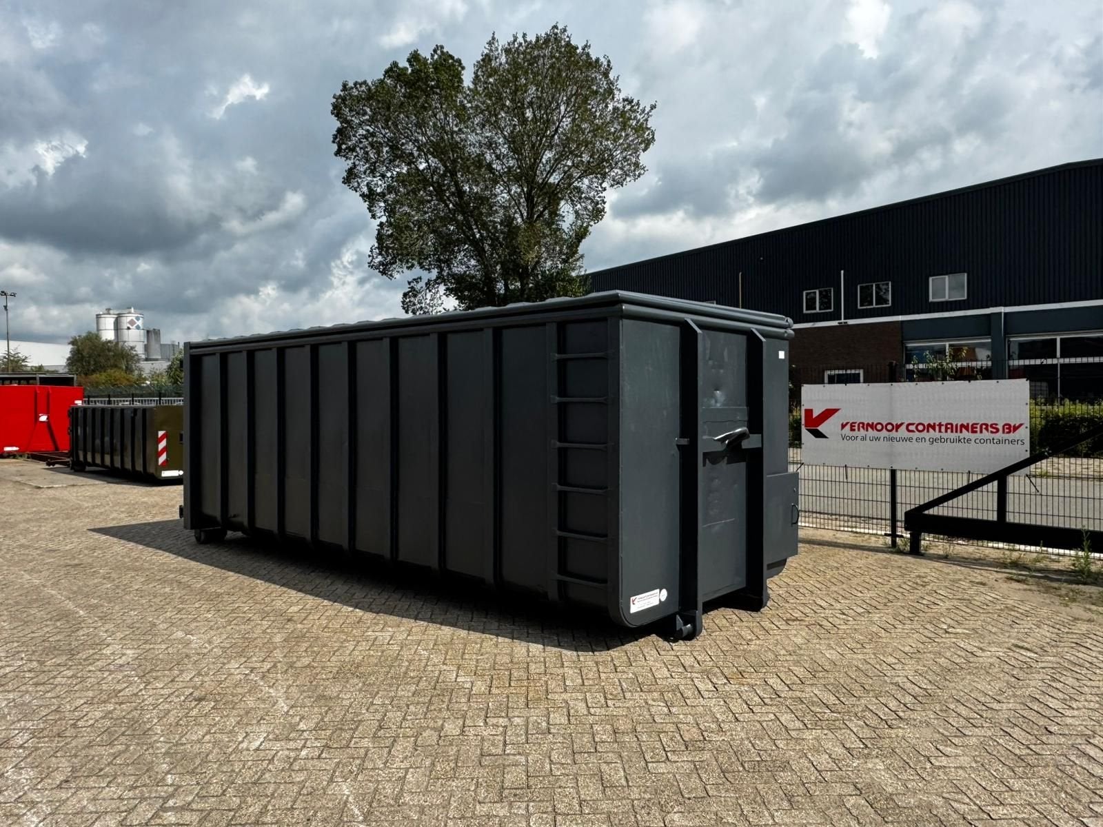 VERNOOY AFZETBAK 30M3 MET DEKSEL 9498, Dave Vernooij, Dave@vernooy.nl, Kellensedwarsweg 9
4004 JC  Tiel