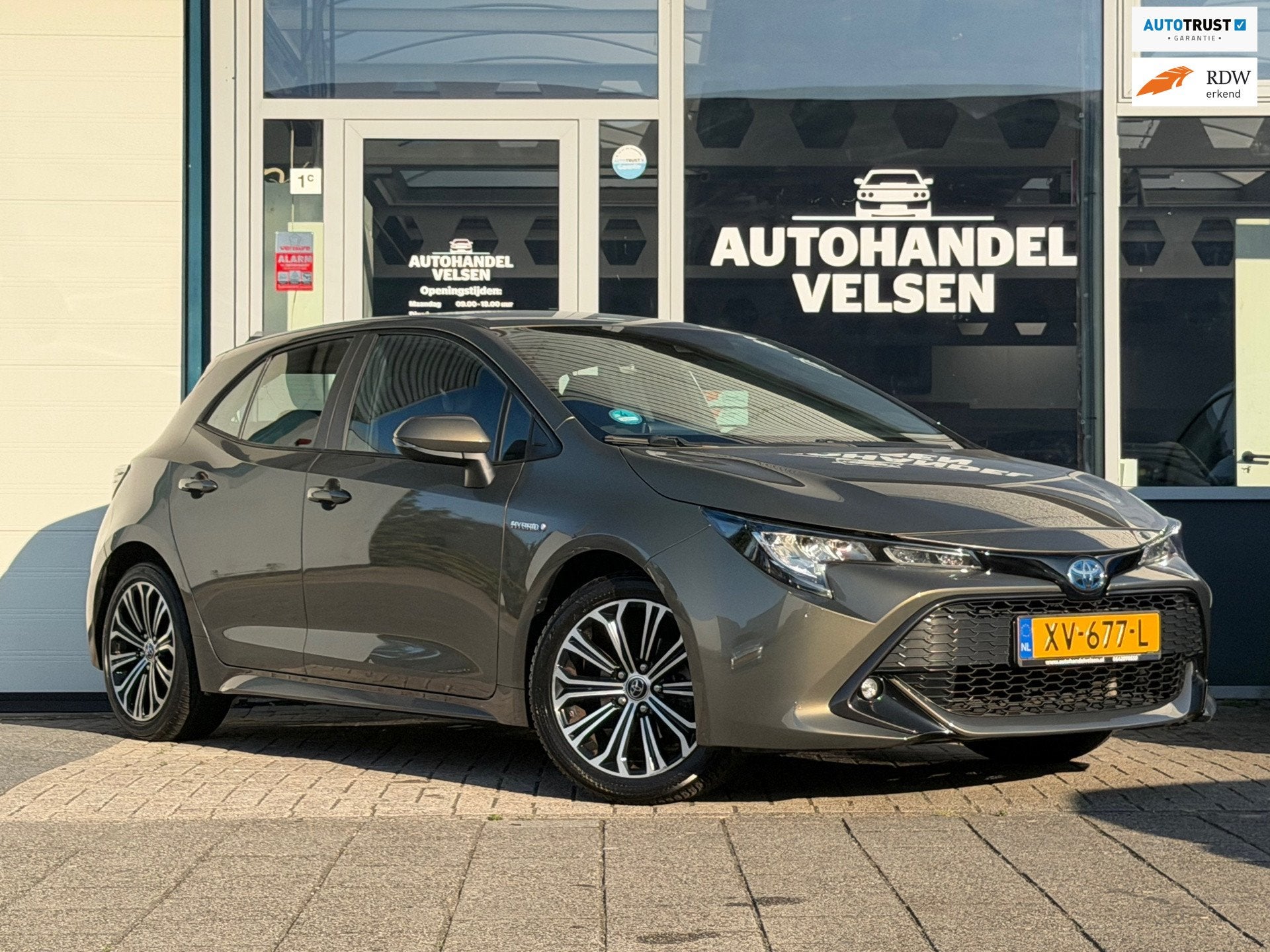 Toyota Corolla 1.8 Hybrid First Edition Camera Navi, Gebruikt, 4 cilinders, Corolla, Bedrijf