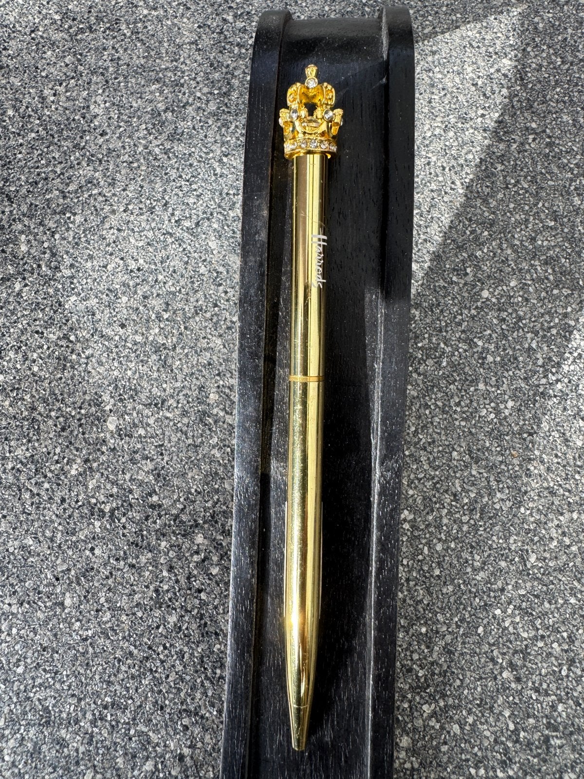 Mooie Harrods pen met kroon, Verzamelen, Pennenverzamelingen, Ophalen of Verzenden, Zo goed als nieuw, Balpen, Overige merken