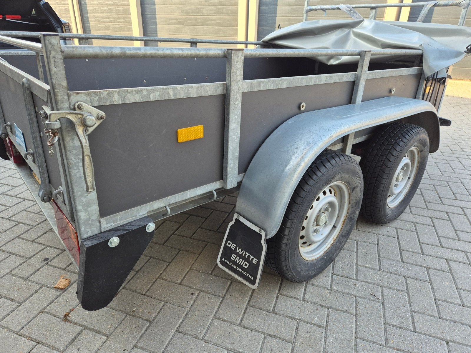 Hapert aanhangwagen, tandemasser 2000 kg, Ophalen, Zo goed als nieuw