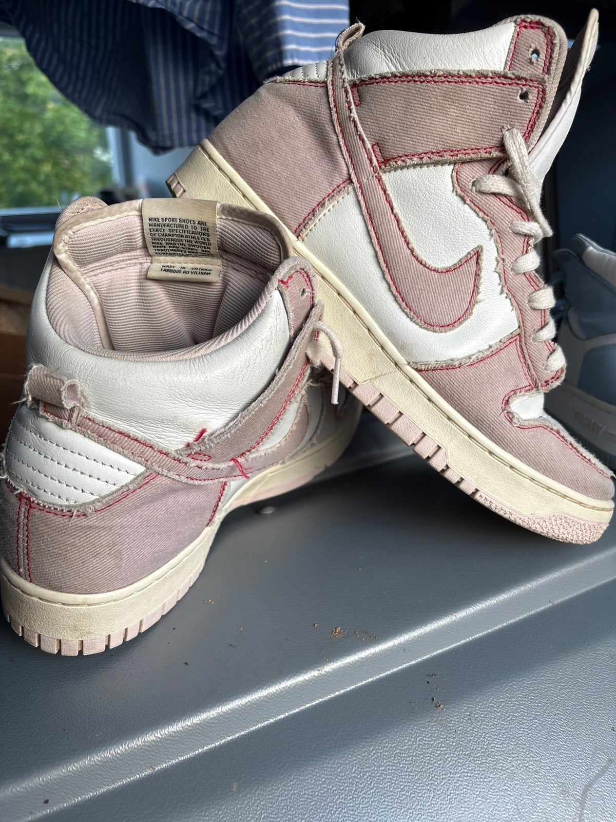 Nike wit roze sneakers, Kleding | Heren, Schoenen, Ophalen of Verzenden, Gedragen, Wit