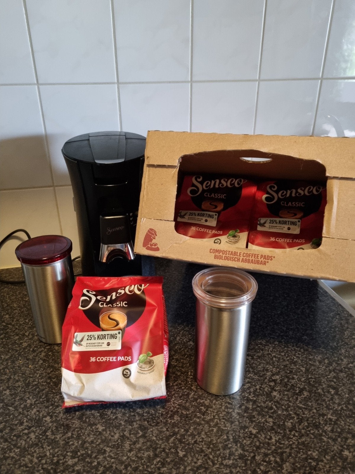 Philips Senseo koffiezetapparaat met accessoires, Witgoed en Apparatuur, Gebruikt, Koffiemachine, Ophalen of Verzenden, 2 tot 4 kopjes