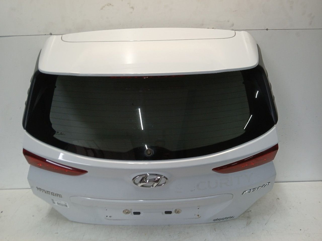 Achterklep Hyundai Kona, Auto-onderdelen, Onderdelen@venauto.nl, Van der Ven Autorecycling B.V., Gebruikt, Ettenseweg 76, 4706 PB Roosendaal, The Netherlands
