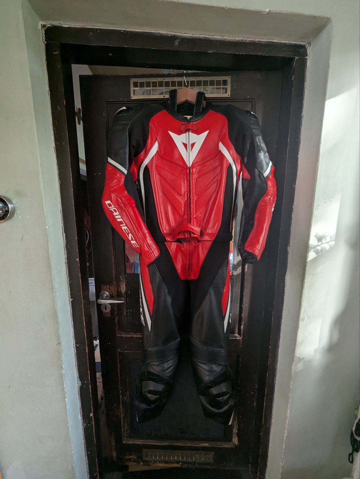 Dainese Avro D2 maat 50 2-delig motorpak - Lava Red, Motoren, Ophalen of Verzenden, Tweedehands, Heren, Combipak