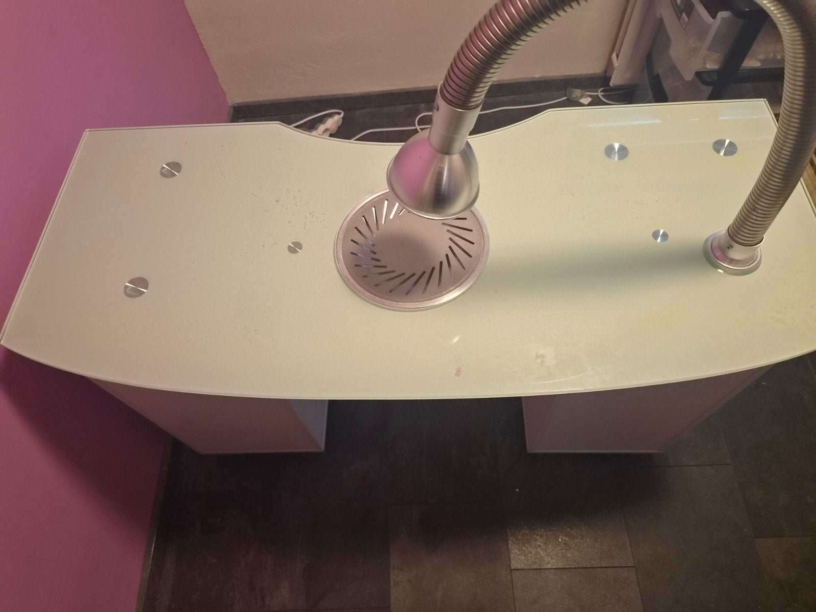 nagel tafel met Afzuiging en Lamp, Ophalen