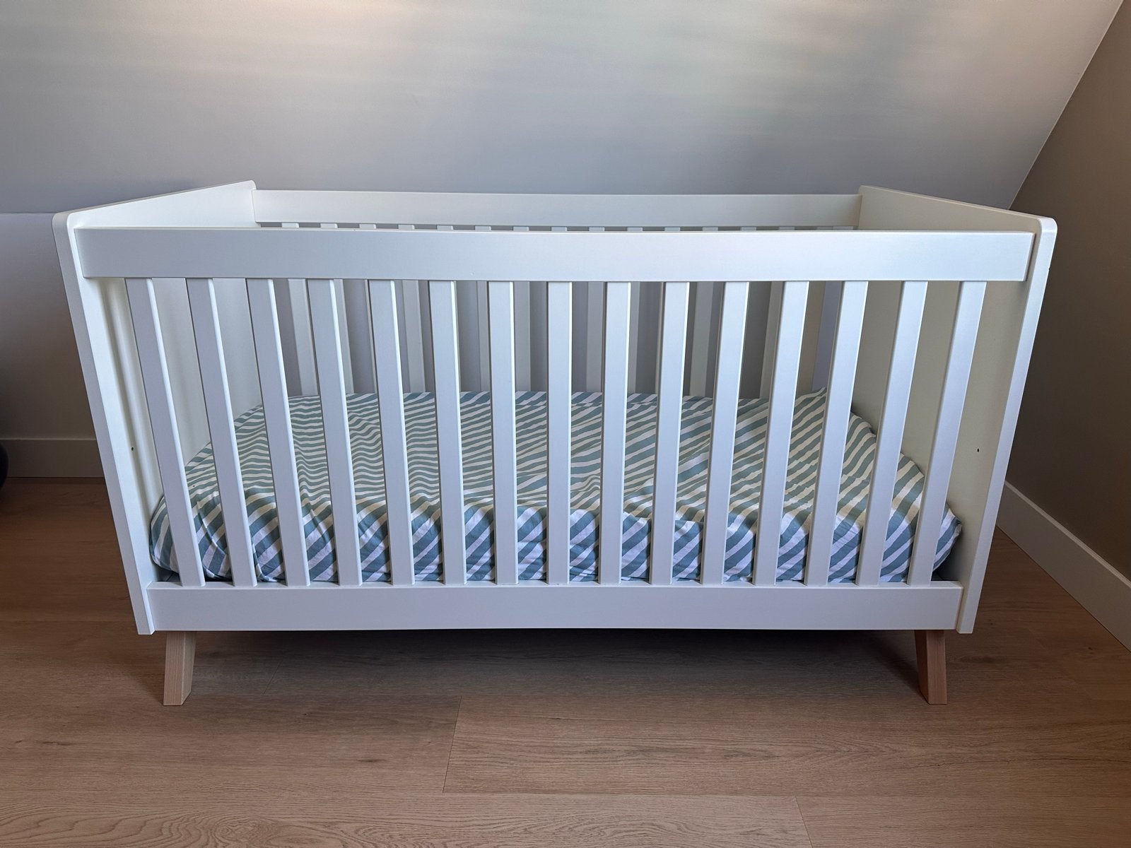 Bopita ledikant 70x140cm met juniorzijde en ABZ matras, Ophalen, Zo goed als nieuw, Ledikant