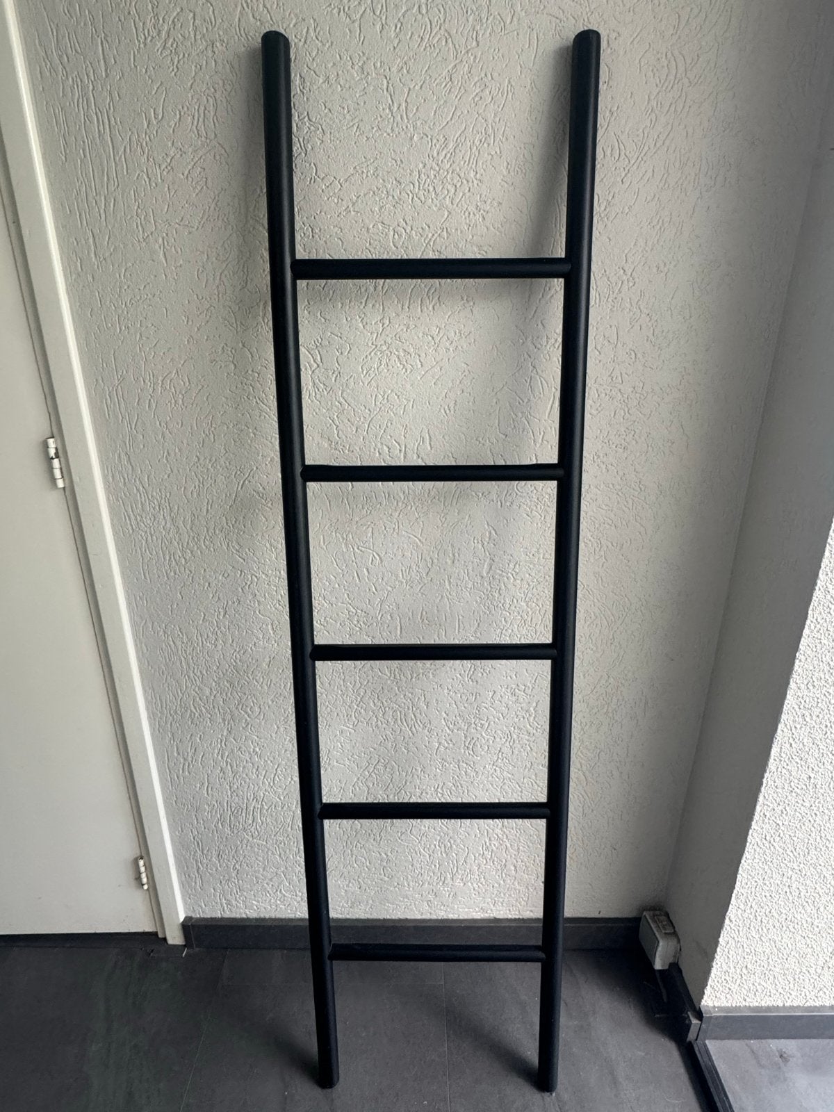 Zwarte decoratie trap, Ophalen, Zo goed als nieuw