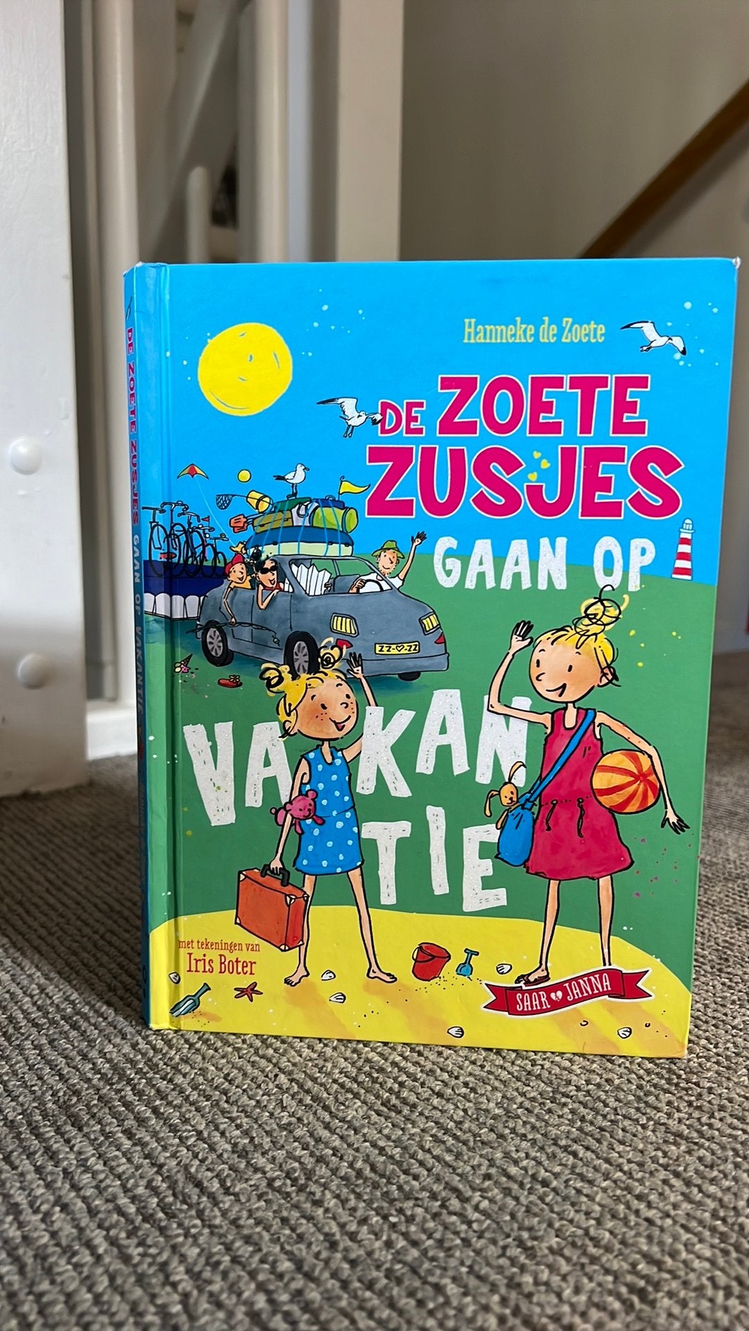 Zoete zusjes gaan op vakantie boek, Ophalen of Verzenden, Zo goed als nieuw, Fictie algemeen