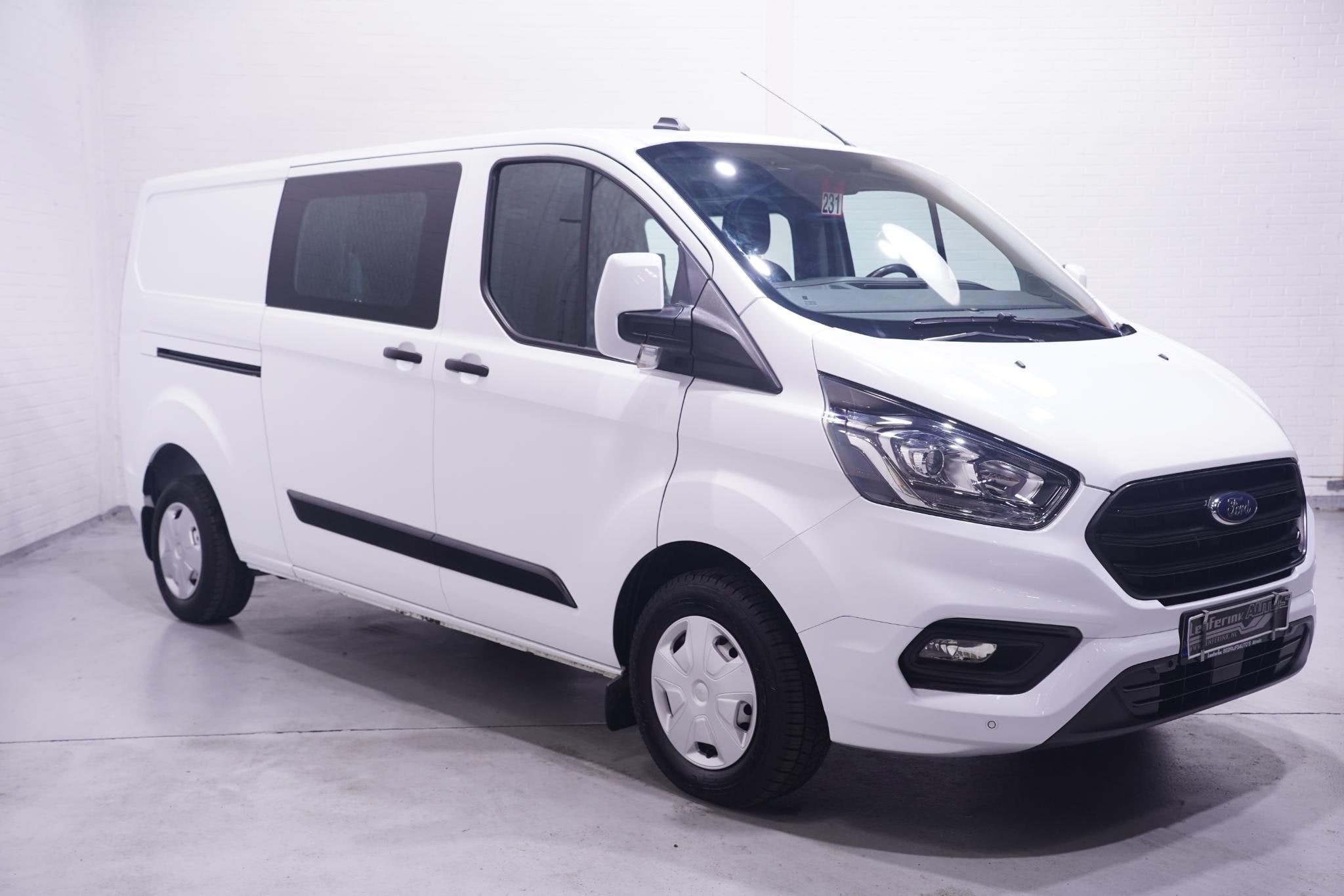 Ford Transit Custom 2.0 TDCI 130 pk L2 Dubbel Cabine 5-Zits, Auto's, Voorwielaandrijving, Gebruikt, Euro 6, 2800 kg