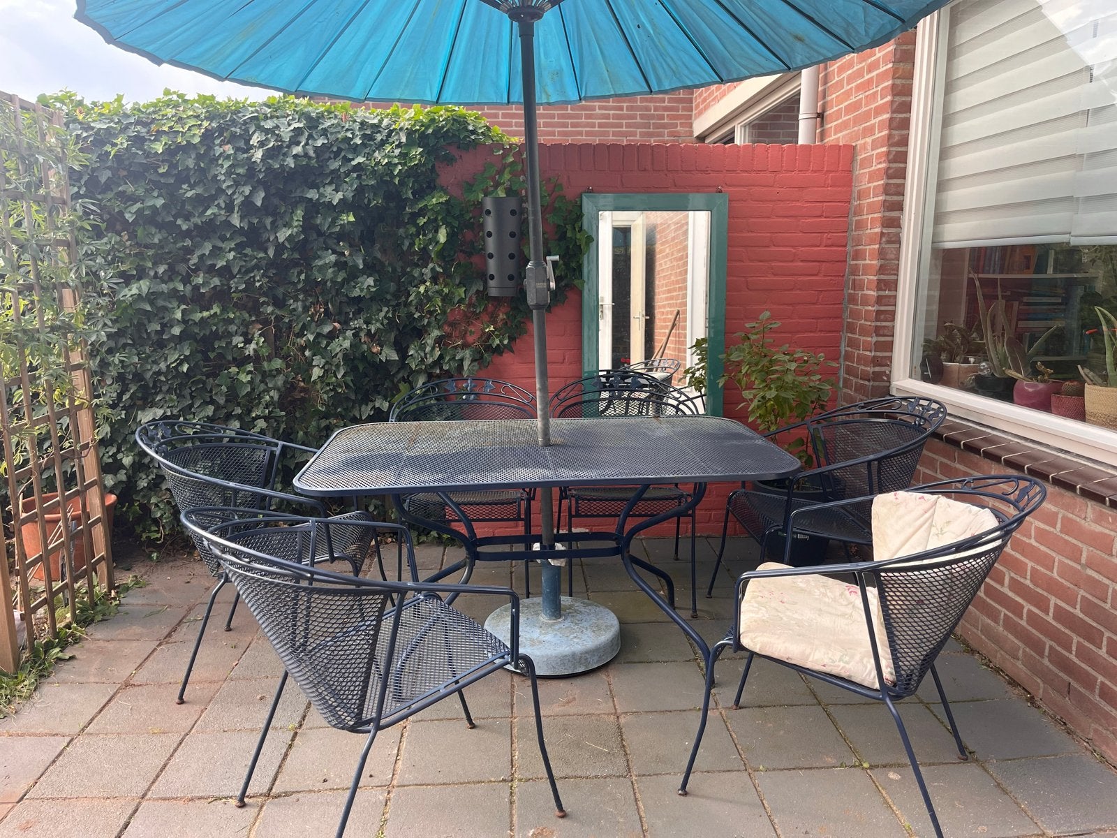 Gratis Metalen tuinset met 6 stoelen en tafel, Ophalen, Overige materialen, Gebruikt, Eettafel