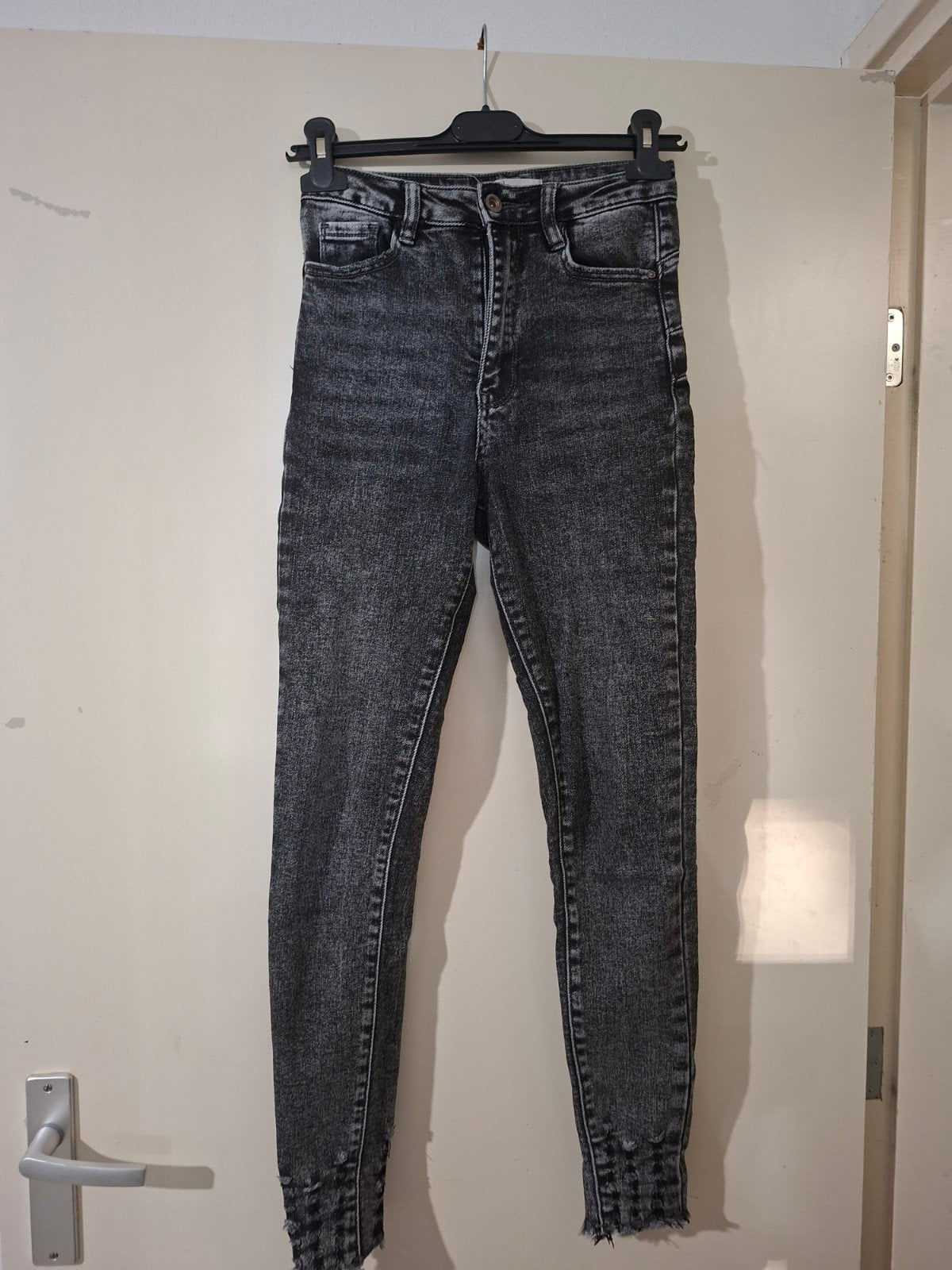 Dames broek, Zwart, Ophalen of Verzenden, Zo goed als nieuw, W27 (confectie 34) of kleiner