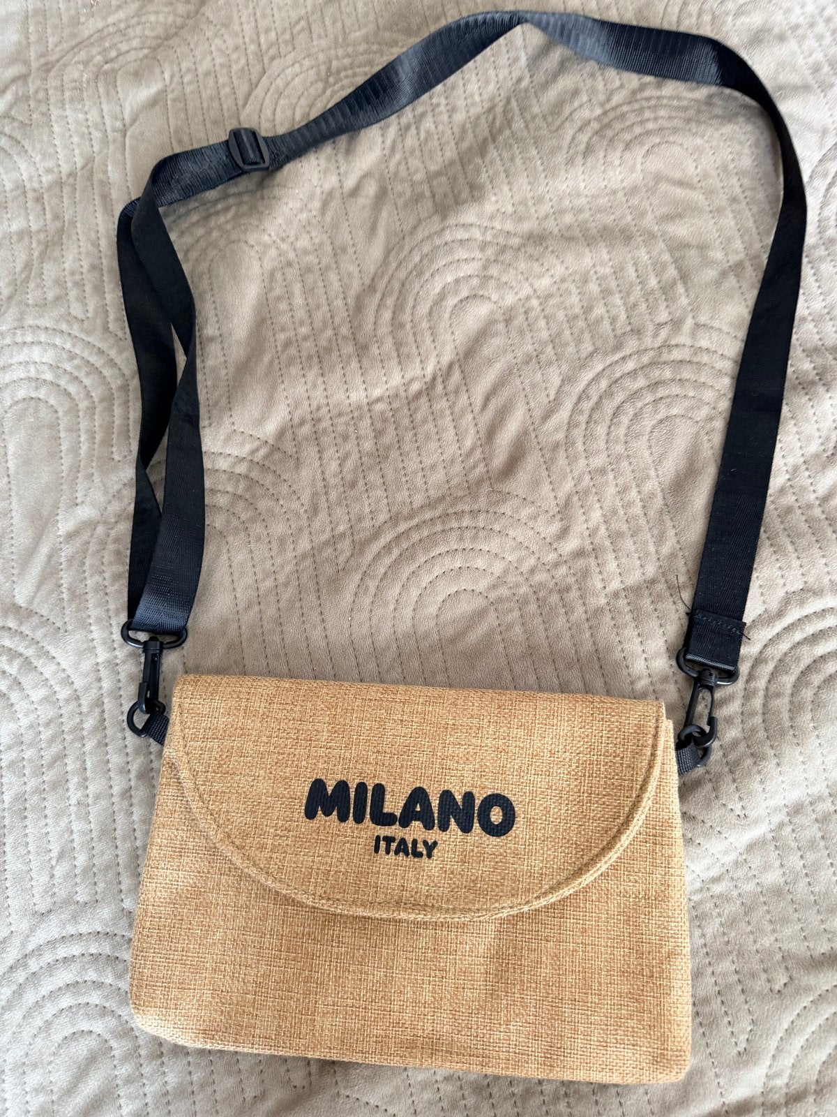 Milano Italy Schoudertasje - Beige, Sieraden, Tassen en Uiterlijk, Ophalen of Verzenden, Gebruikt, Beige, Schoudertasje