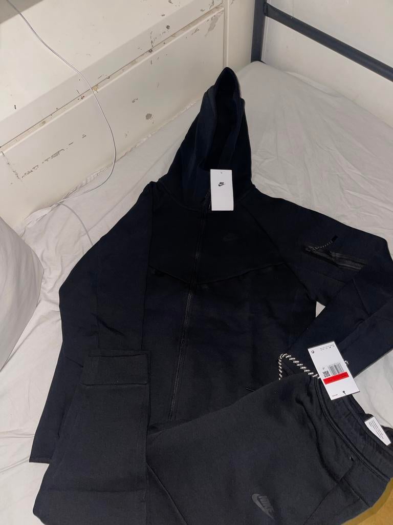 Nike Tech Fleece Trainingspak Zwart - Nieuw met labels, Ophalen of Verzenden, Zo goed als nieuw, Zwart