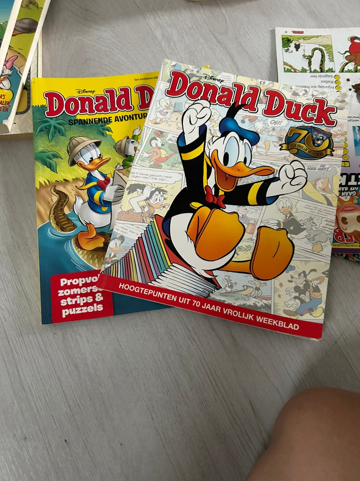 2 grote donald ducks, Meerdere stripboeken, Ophalen of Verzenden, Gelezen