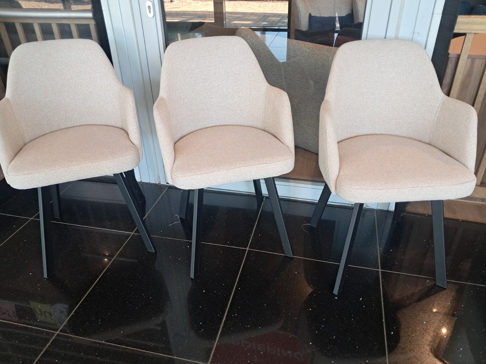 3 Kuipstoeltjes - Beige - €199, Huis en Inrichting, Stoelen, Ophalen