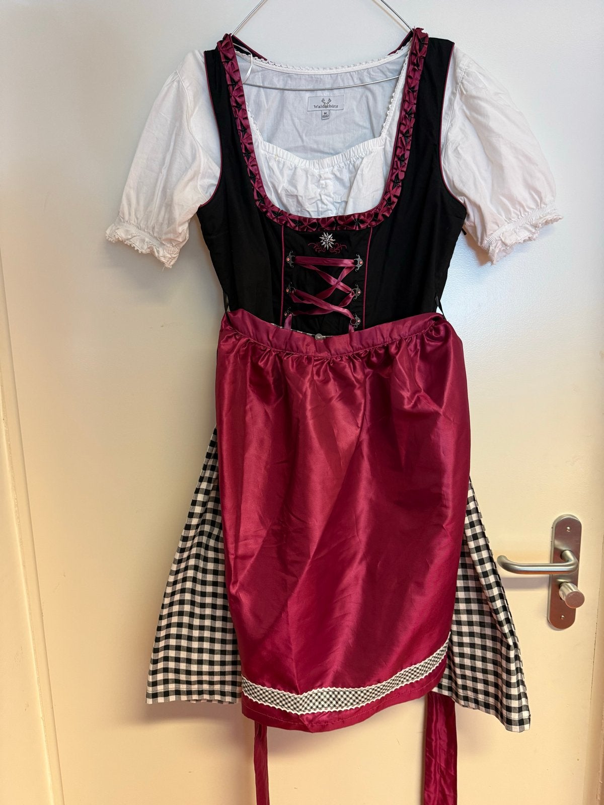 Dirndl jurk zwart/paars maat M (40-42) met topje en schort, Kleding | Dames, Maat 38/40 (M), Zwart, Ophalen of Verzenden, Knielengte