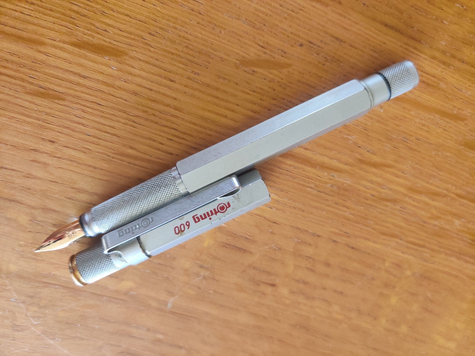 Zilveren Rotring 600 Fountain pen met 18 karaat pen, Ophalen of Verzenden