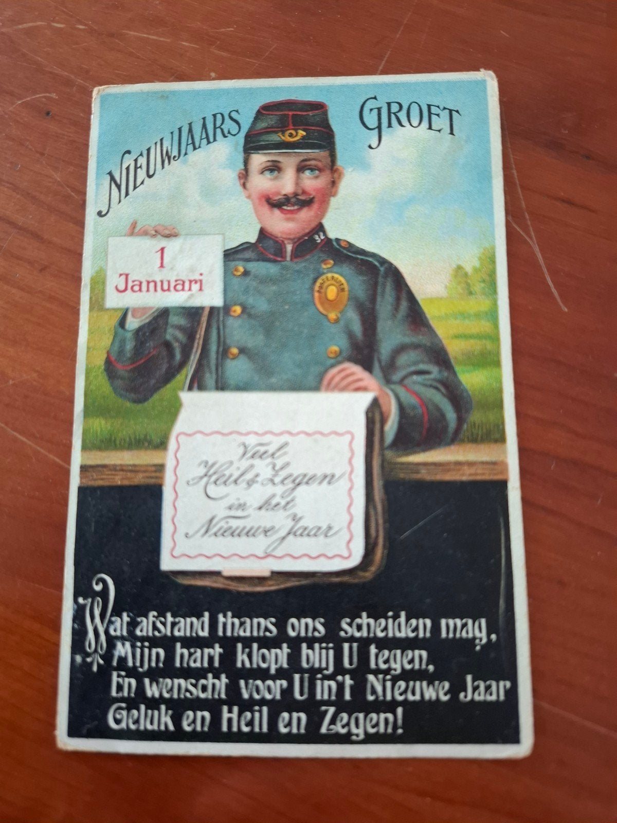 Antieke Nieuwjaarskaart: Postbode met Gedicht, Ophalen of Verzenden, Voor 1920, Gelopen, Feest(dag)