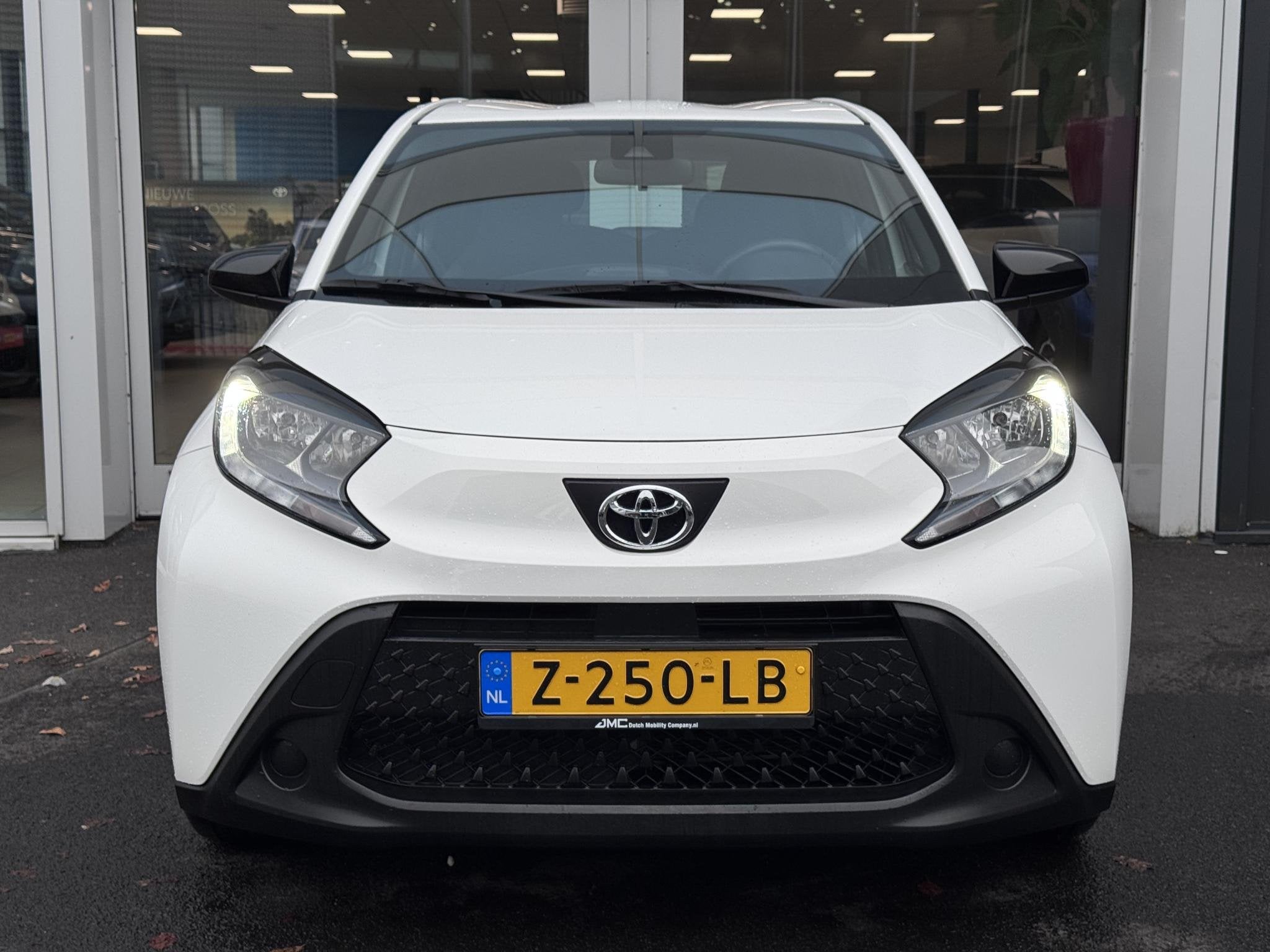 Toyota Aygo X 1.0 VVT-i MT Play | Camera | Airco | Multifunc, Auto's, Dealer onderhouden, Stof, Gebruikt, 920 kg