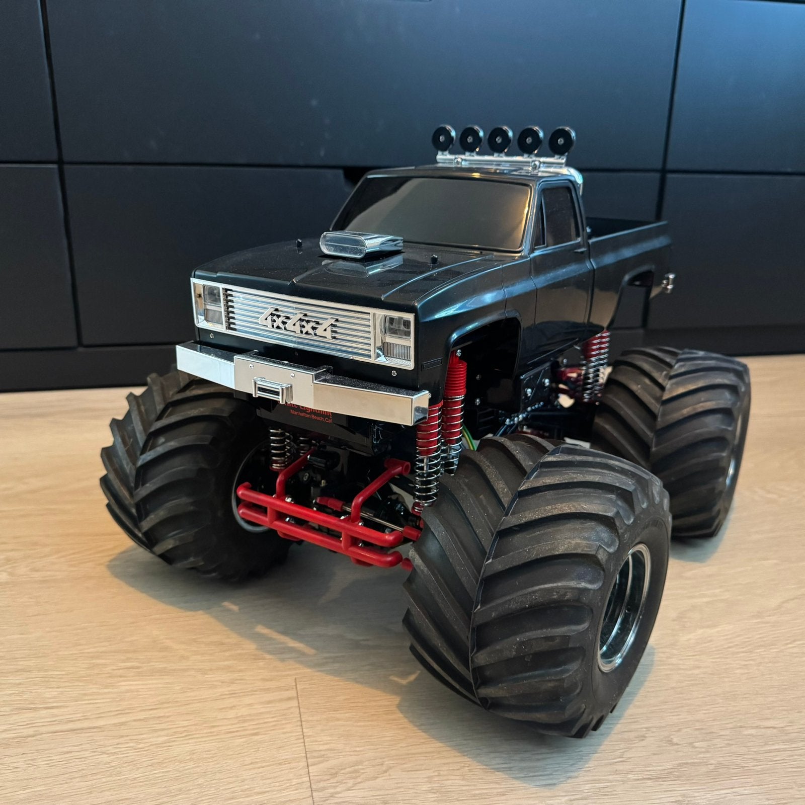 Tamiya Super Clod Buster Black Edition - Nieuw, Hobby en Vrije tijd, Modelbouw | Radiografisch | Auto's, Elektro, Auto offroad