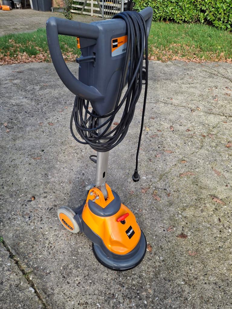 Schrobmachine, boenmachine, taski ergodisc mini, Ophalen, Zo goed als nieuw, Schrobmachine