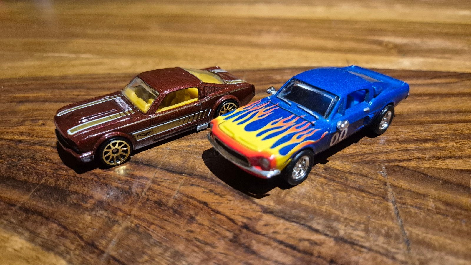 2x Hotwheels/RacingChampions Ford Mustang 1965-1968, Ophalen of Verzenden, Zo goed als nieuw, Auto