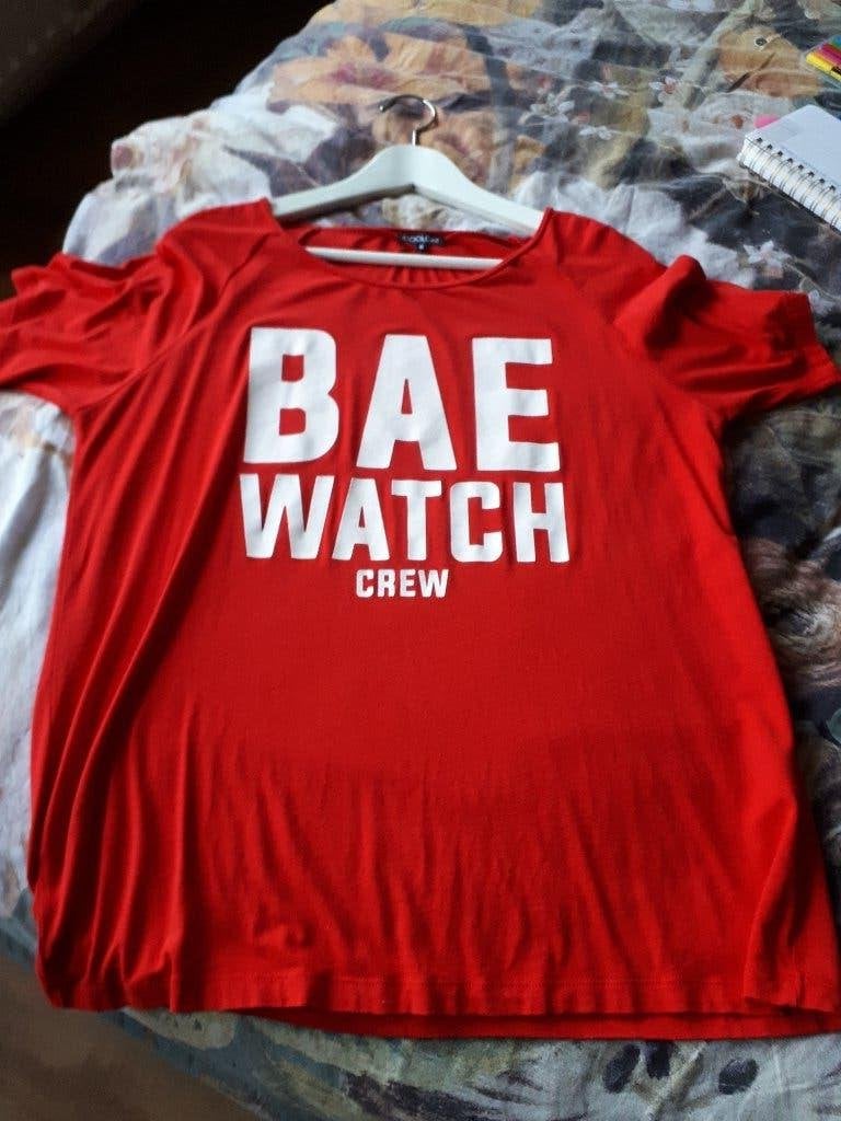 Coolcat rood met wit shirt "bae watch crew", km, maat M., Maat 38/40 (M), Ophalen of Verzenden, Korte mouw, Gedragen