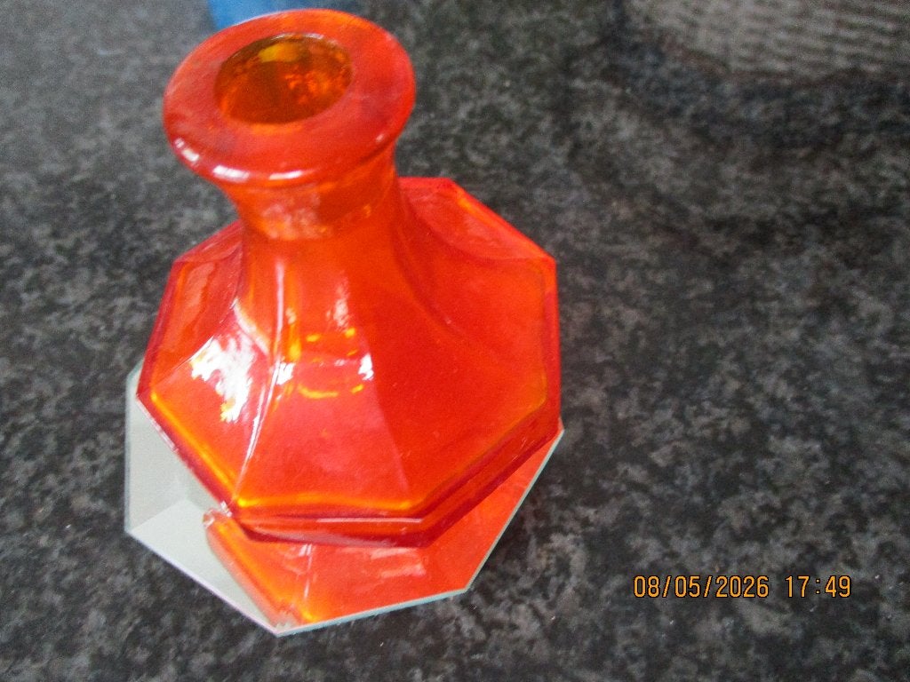 Art DECO geperst oranje glazen vaasje 7 cm.h.6.5 cm. br., Ophalen of Verzenden