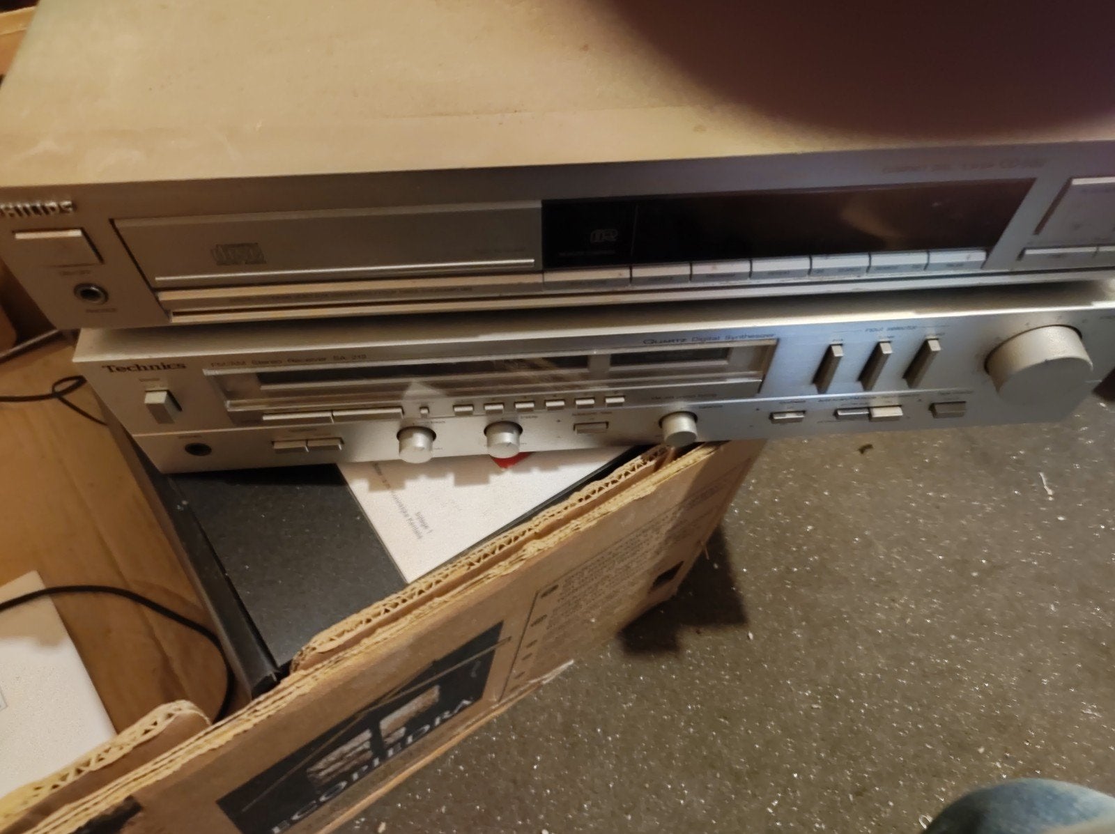 Philips CD-speler en Technics Versterker, Ophalen