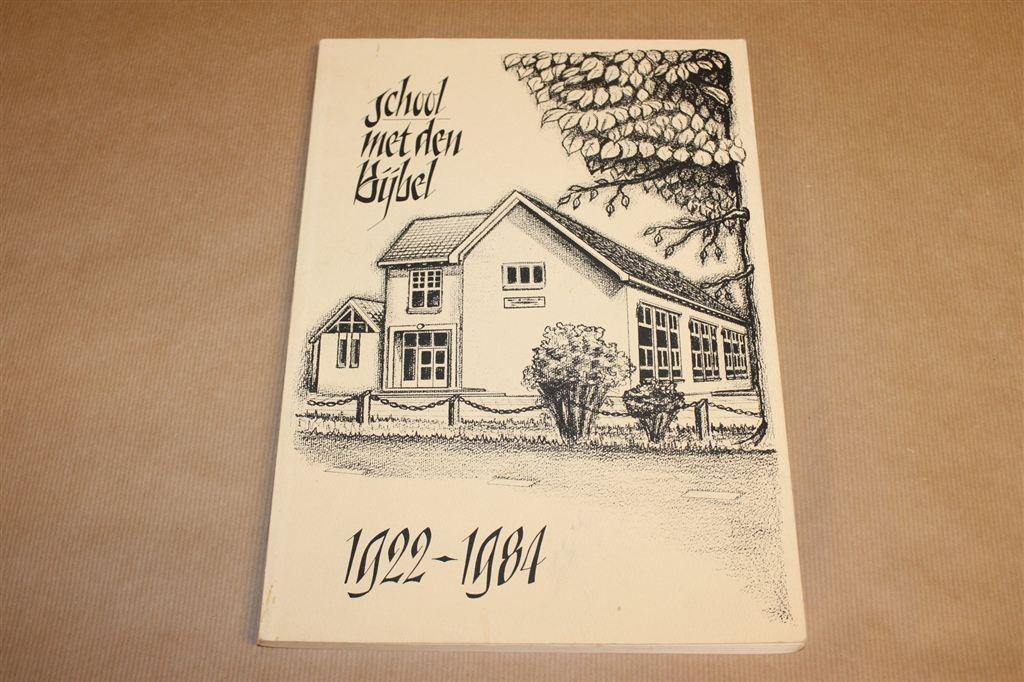 School Met Den Bijbel Siegerswoude — Jubileumboek 1922-1984, Ophalen of Verzenden, Gelezen