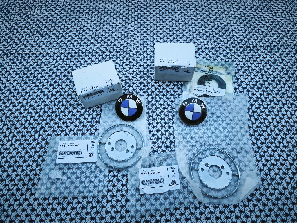 BMW C-stijl badge / embleem (set) voor E9 en 2000 CS, Links, Nieuw, Ophalen of Verzenden, Spatbord