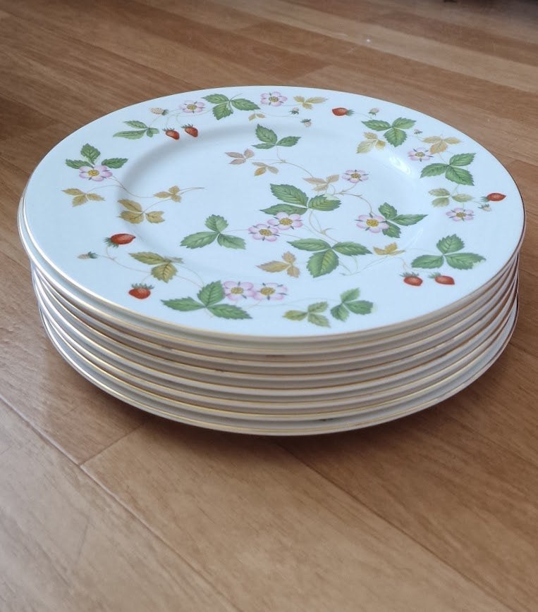 Wedgwood Wild strawberry porseleinen dinerborden 27 cm, Ophalen of Verzenden, Zo goed als nieuw, Bord(en), Wedgwood