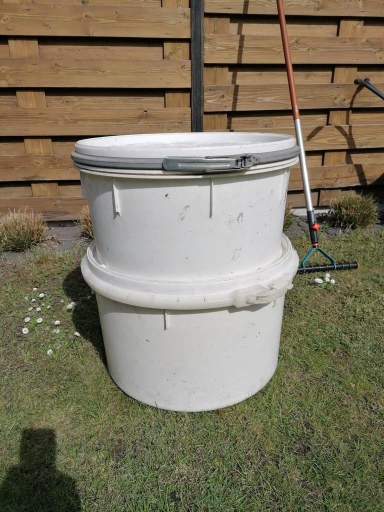 2x Afsluitbare Ton Tonnen Voer Voerton +- 40 liter Silo, Ophalen of Verzenden