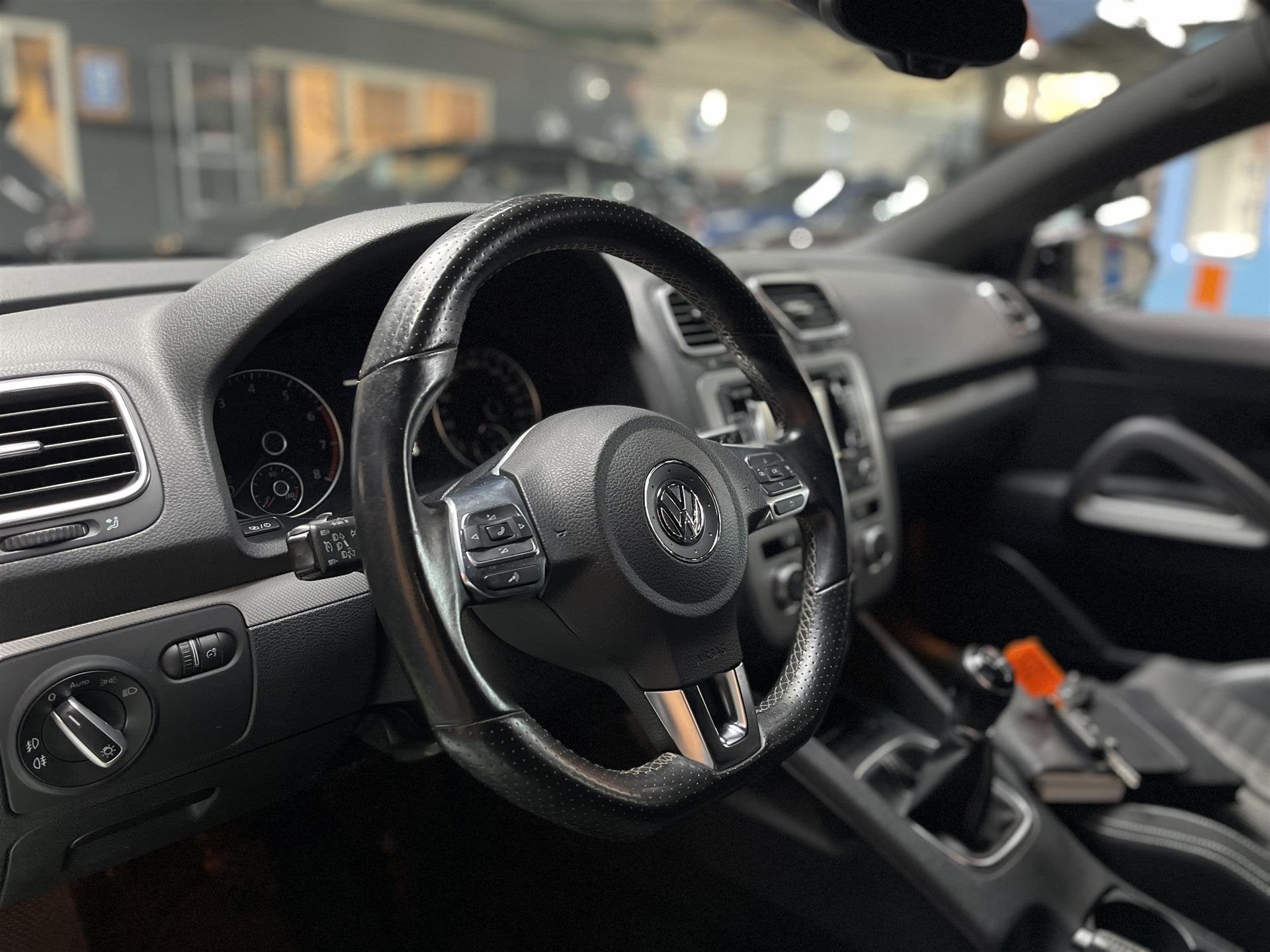Volkswagen Scirocco 1.4 TSI MAXTON! UNIEK! CRUISE! NAVI! CLI, Gebruikt, 4 cilinders, 1290 kg, 122 pk