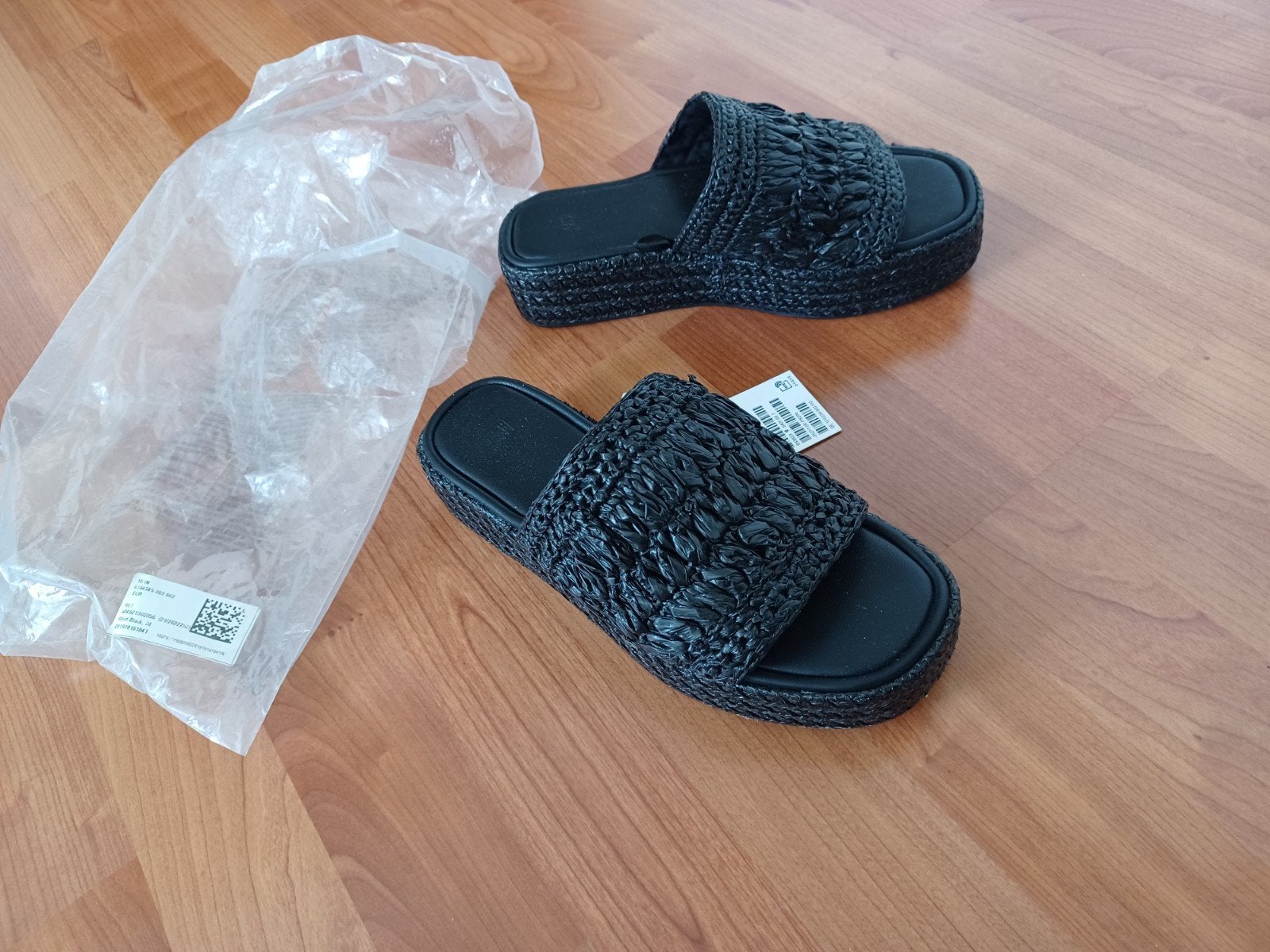 H&M Zwarte Raffia Slippers Maat 35 - Nieuw met label, Slippers, H&M, Zwart, Nieuw