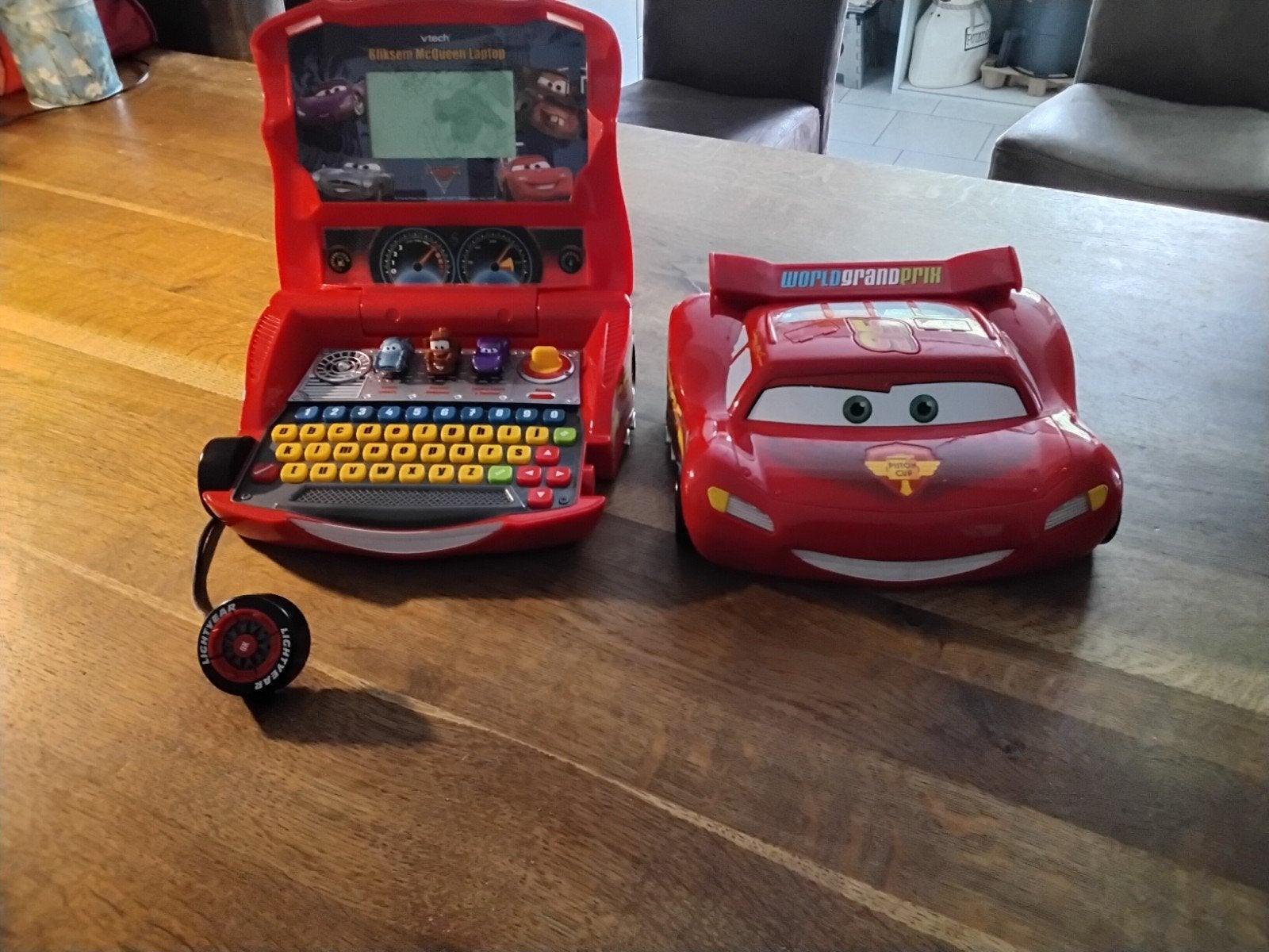2  VTech Bliksem McQueen laptop   Cars  Educatieve laptop, Ophalen of Verzenden, Zo goed als nieuw