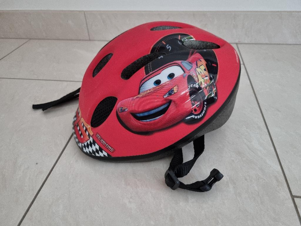 CARS fietshelm ** ZGAN **, Ophalen of Verzenden, Zo goed als nieuw, Jongen