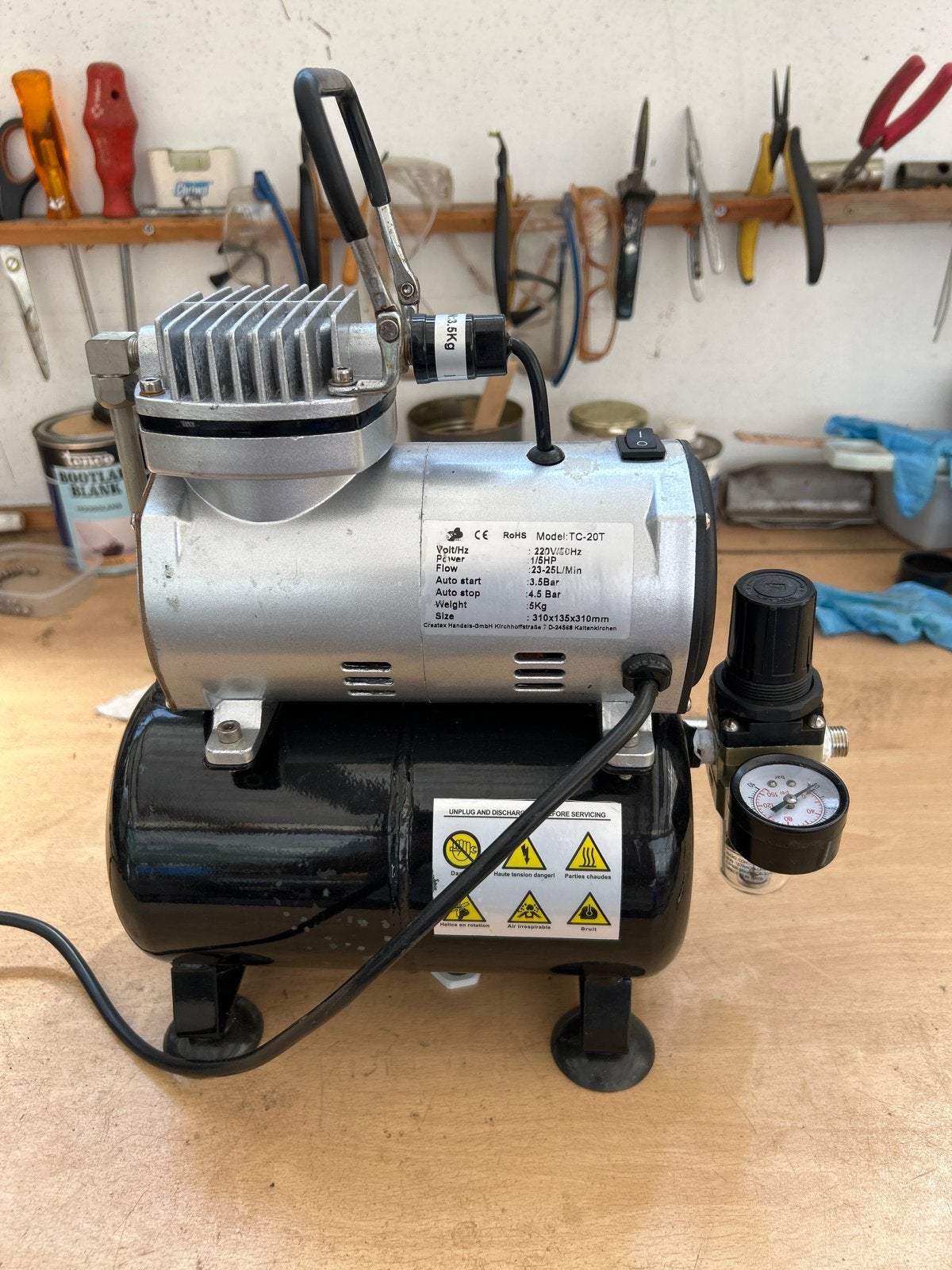 Yolihu TC-20T Airbrush Compressor - Compact & Stil, Gebruikt, Ophalen of Verzenden, Minder dan 200 liter/min, Minder dan 6 bar