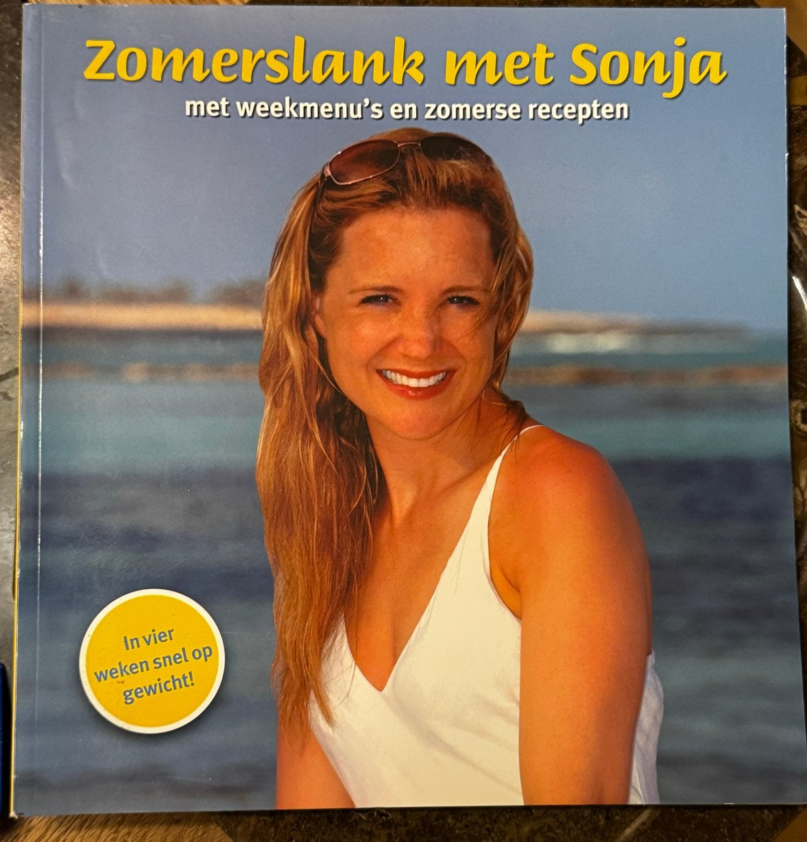 Zomerslank met Sonja Bakker - Dieetboek met weekmenu's, Boeken, Ophalen of Verzenden, Zo goed als nieuw, Dieet en Voeding