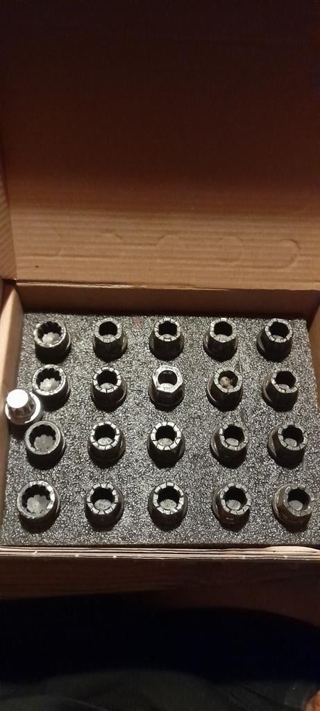 Wielbouten (bolconisch) set - 20 stuks M14*1.5*28mm, Ophalen of Verzenden, Gebruikt