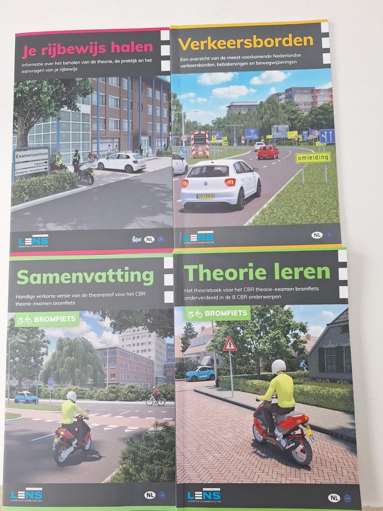 Bromfiets theorieboeken set - Zo goed als nieuw, Boeken, Auto's | Boeken, Zo goed als nieuw, Ophalen of Verzenden