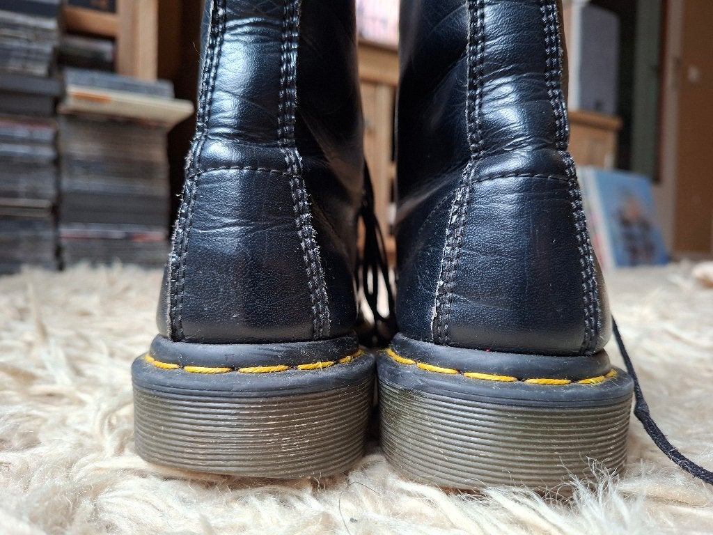 Zgan. Mooie dr. Martens 1460 schoenen/ boots. Mt 39, Kleding | Dames, Schoenen met lage hakken, Zwart, Ophalen of Verzenden, Dr. Martens