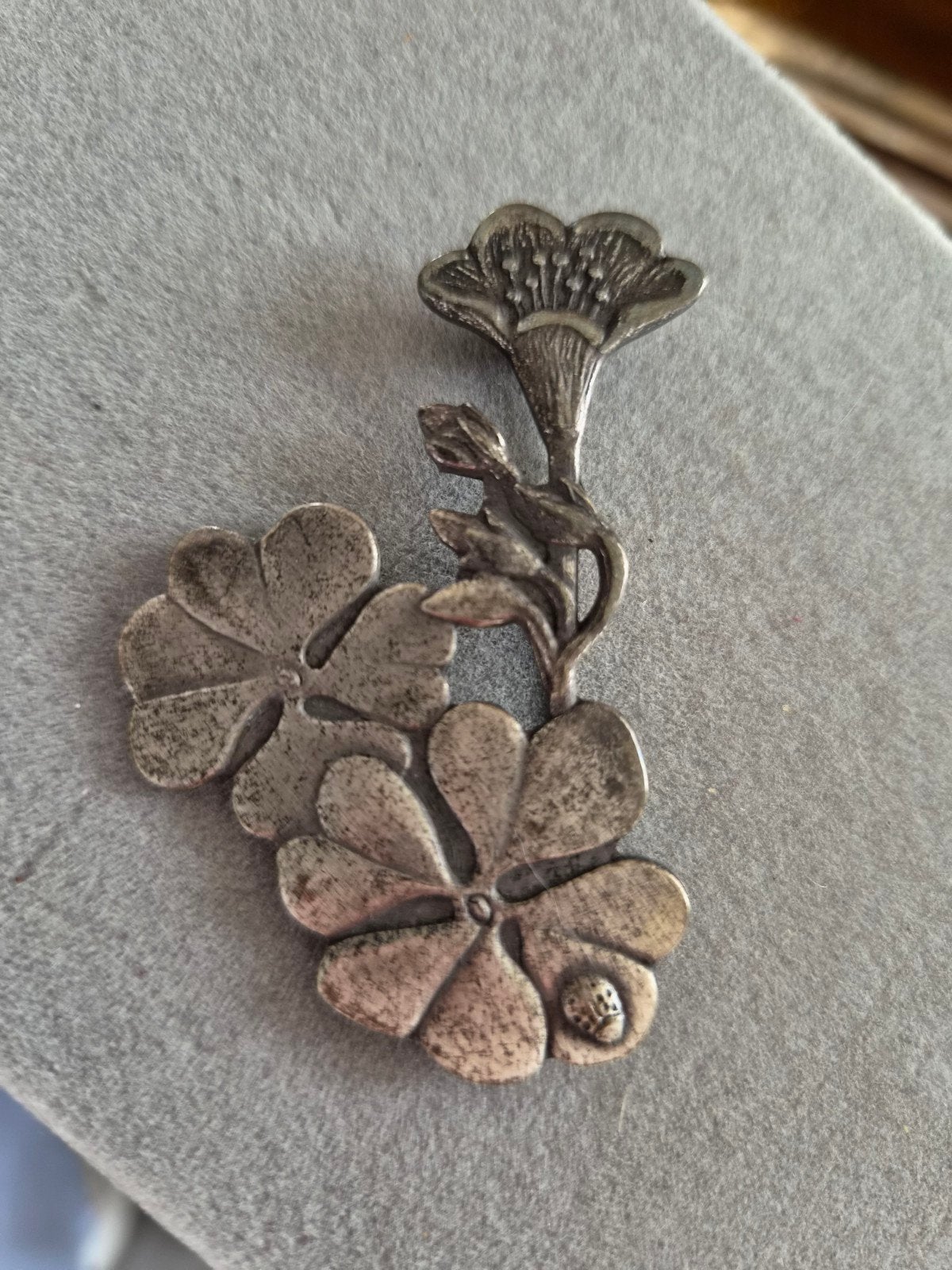 Vintage marjolein bastin broche tin, Ophalen of Verzenden, Zo goed als nieuw, Overige materialen
