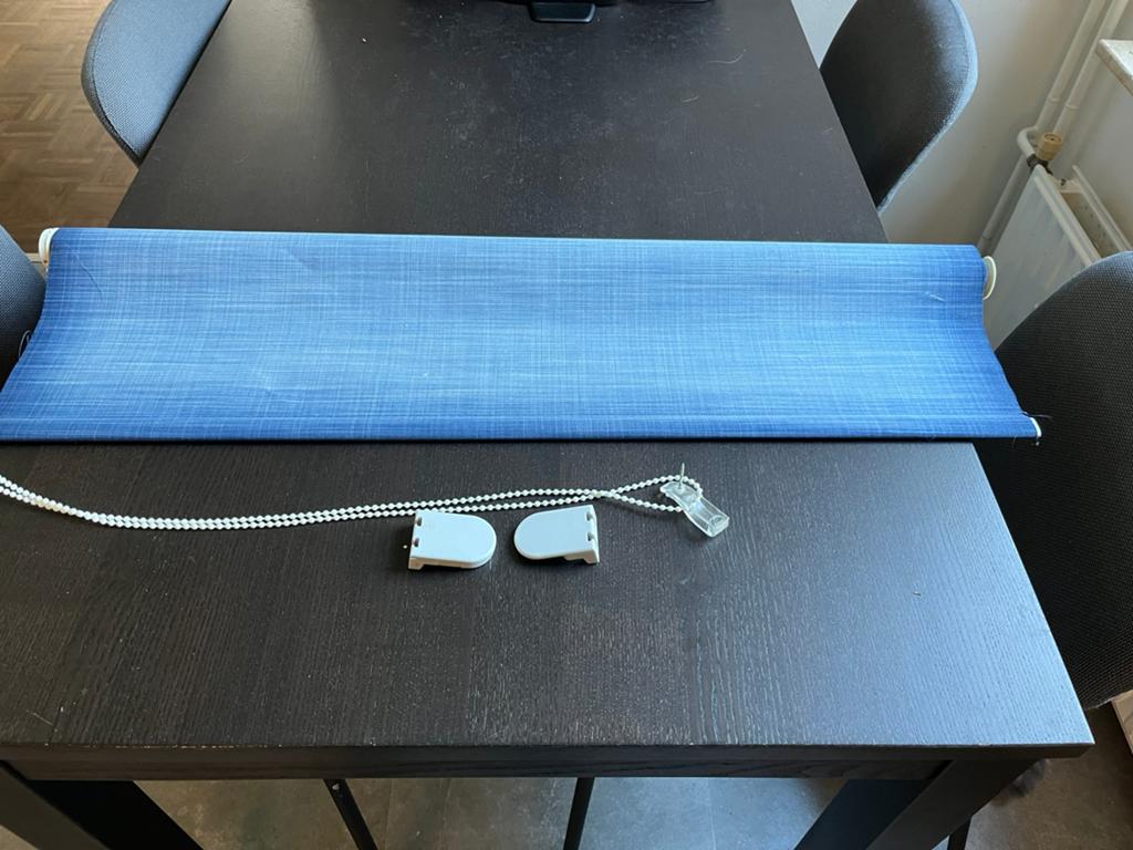 2 rolgordijnen, Gebruikt, Blauw, 150 tot 200 cm, 50 tot 100 cm