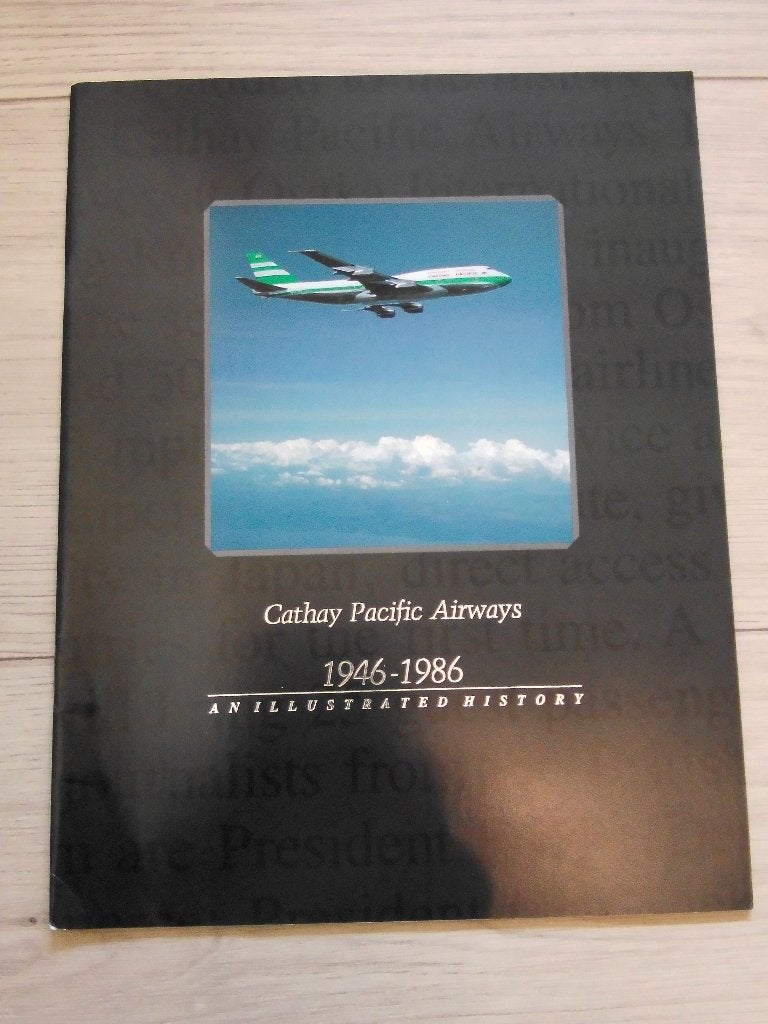 Brochure Cathay Pacific Airways An Illustrated History 1986, Verzenden, Zo goed als nieuw, Boek of Tijdschrift