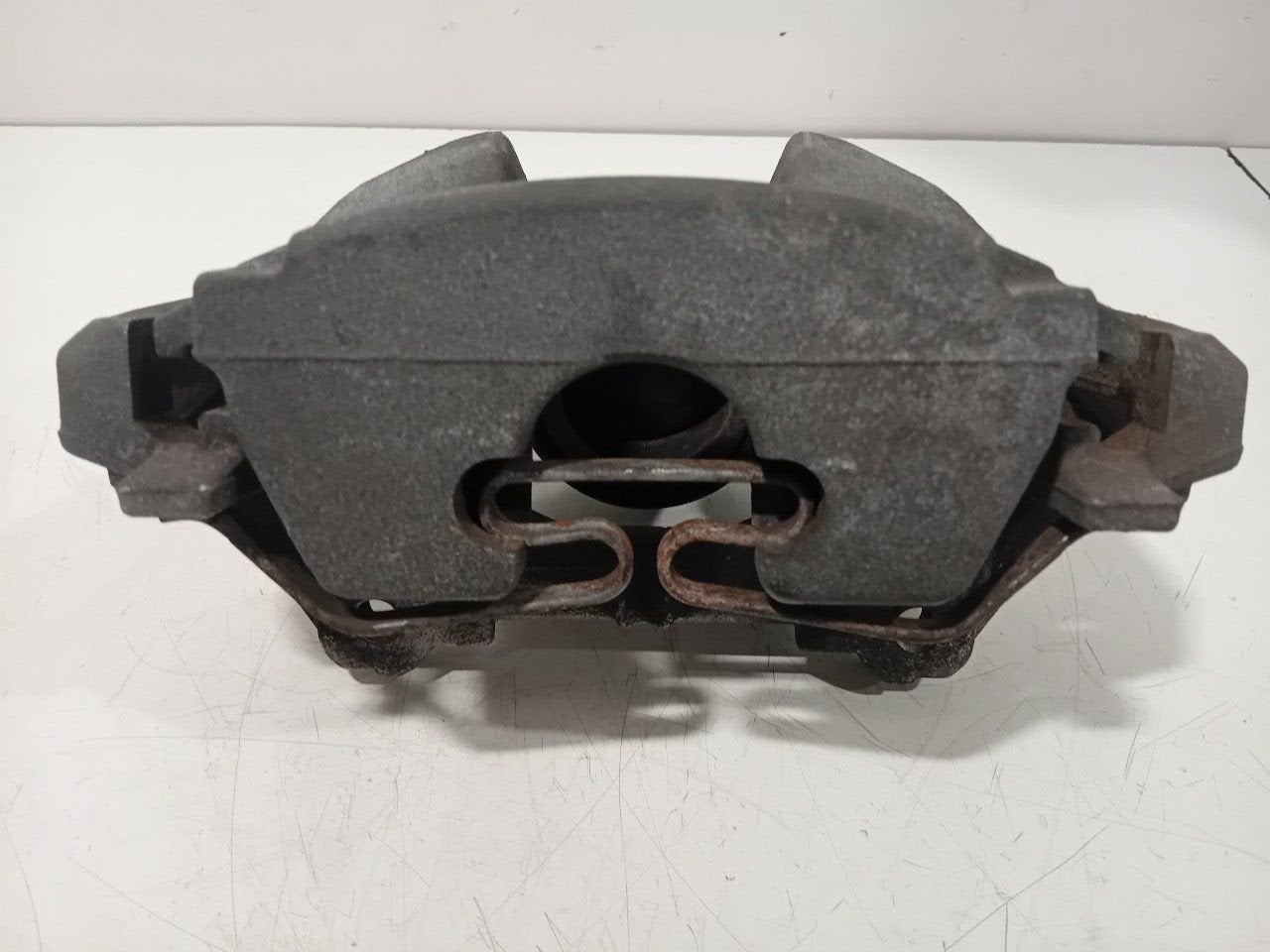 Remklauw links voor Jaguar F-Pace, Onderdelen@venauto.nl, Van der Ven Autorecycling B.V., Gebruikt, Ettenseweg 76, 4706 PB Roosendaal, The Netherlands