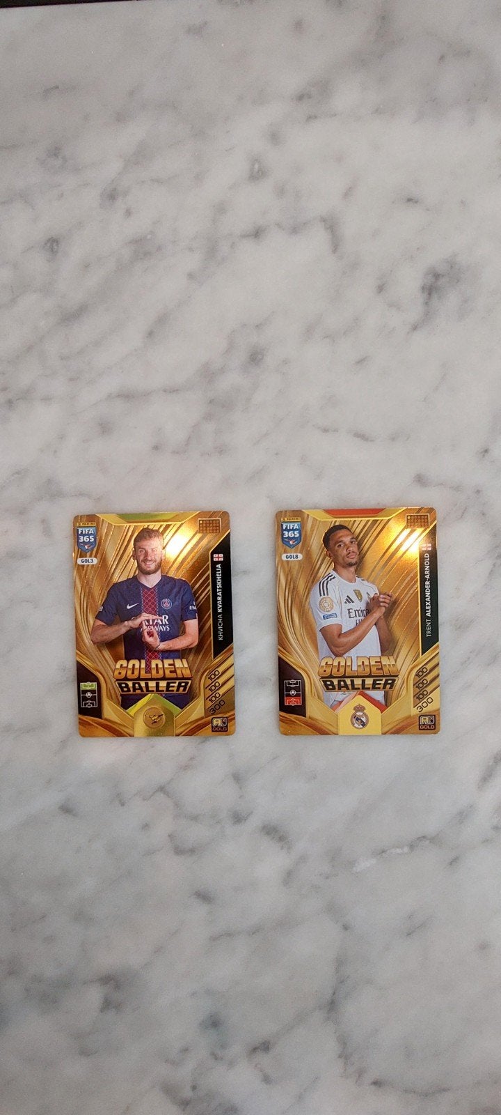 2 golden ballers panini Kvaratskhelia  Alexander-Arnold, Ophalen of Verzenden, Zo goed als nieuw, Buitenlandse clubs, Spelerskaart